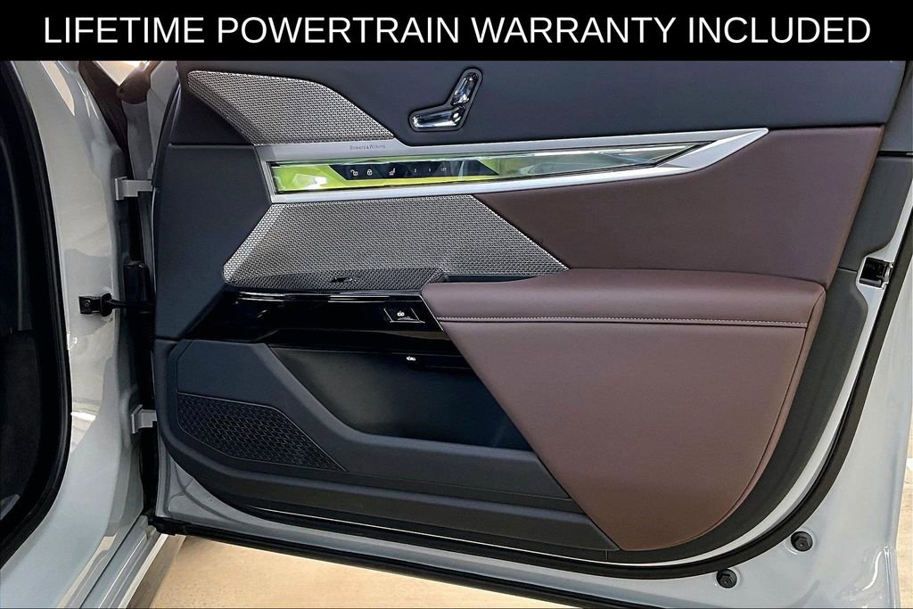 Used 2025 BMW 740i xDrive AWD/4WD image 22
