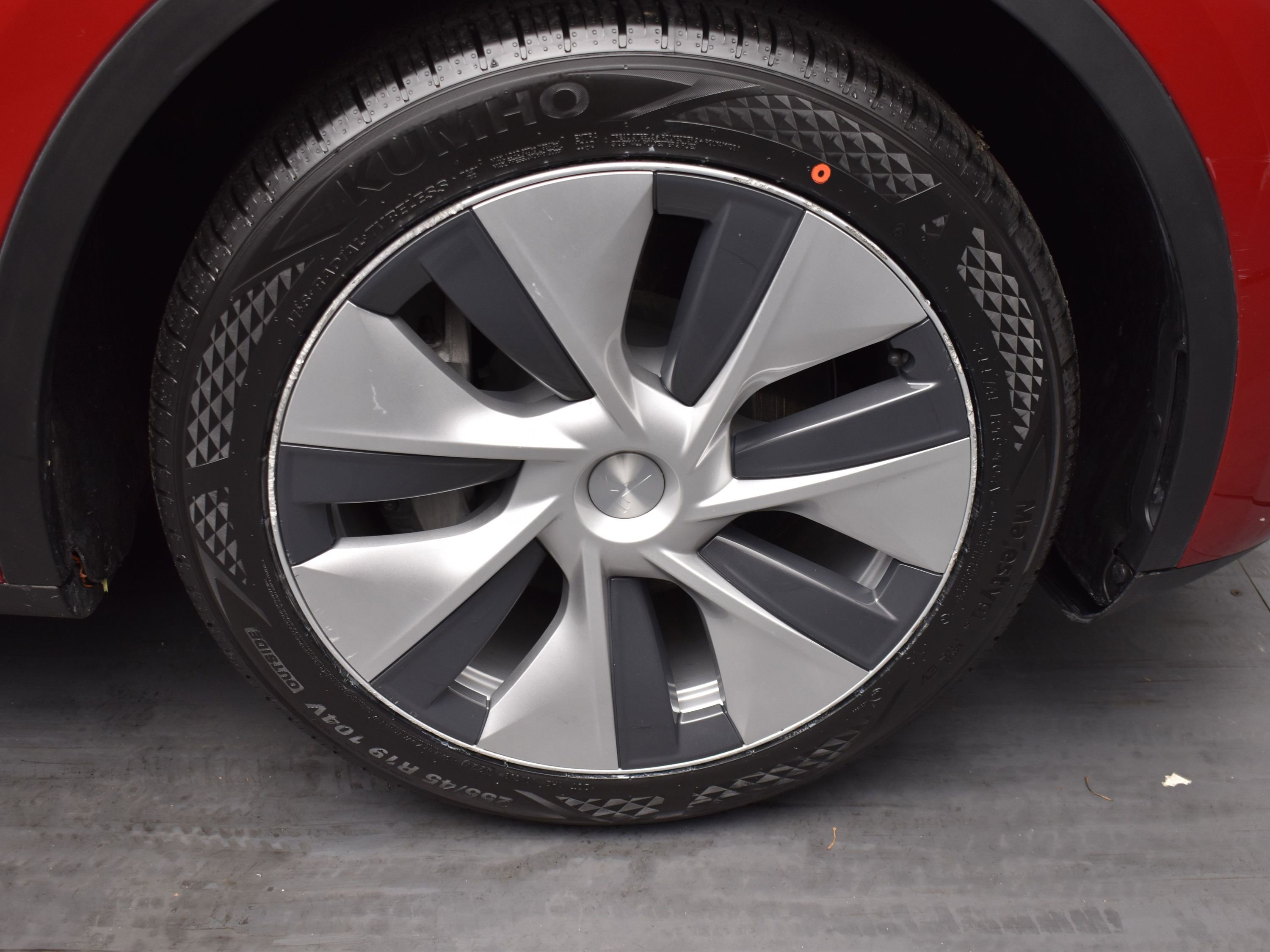 Used 2023 Tesla Model Y Long Range image 20