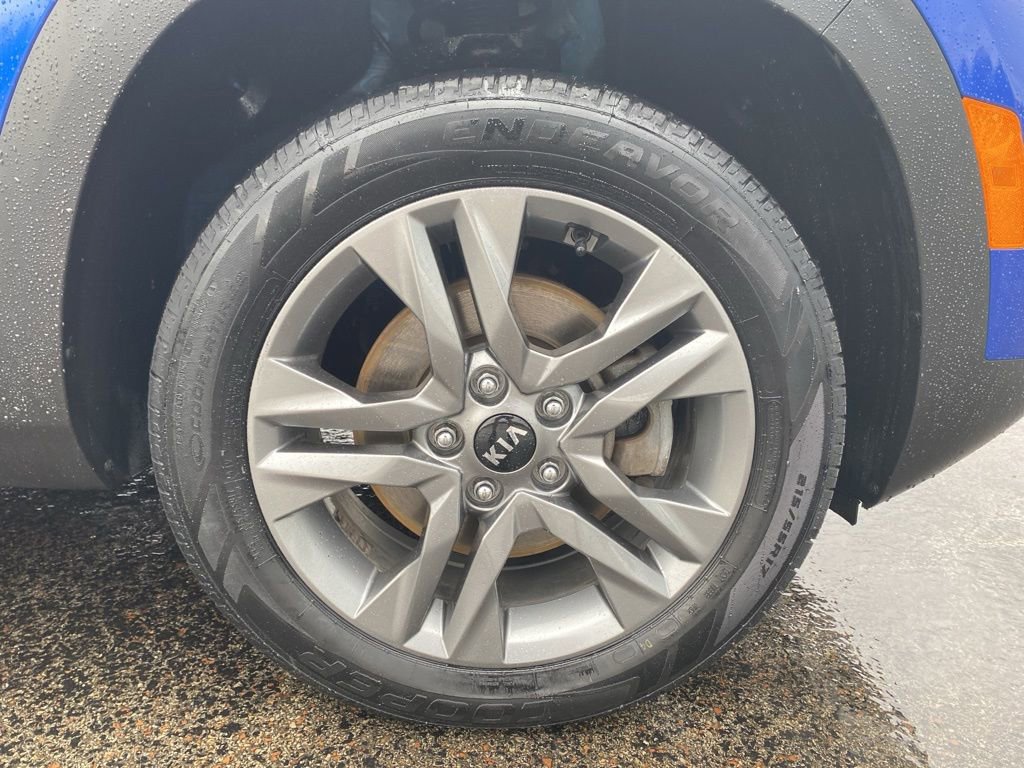 Certified 2021 Kia Seltos LX image 9