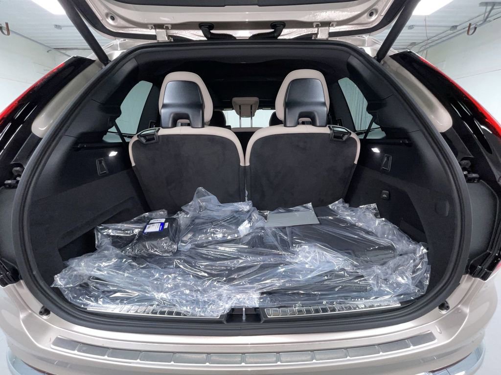 New 2026 Volvo XC90 T8 Plus image 12