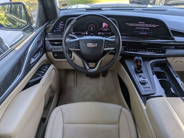 Used 2023 Cadillac Escalade ESV Premium Luxury AWD/4WD image 18