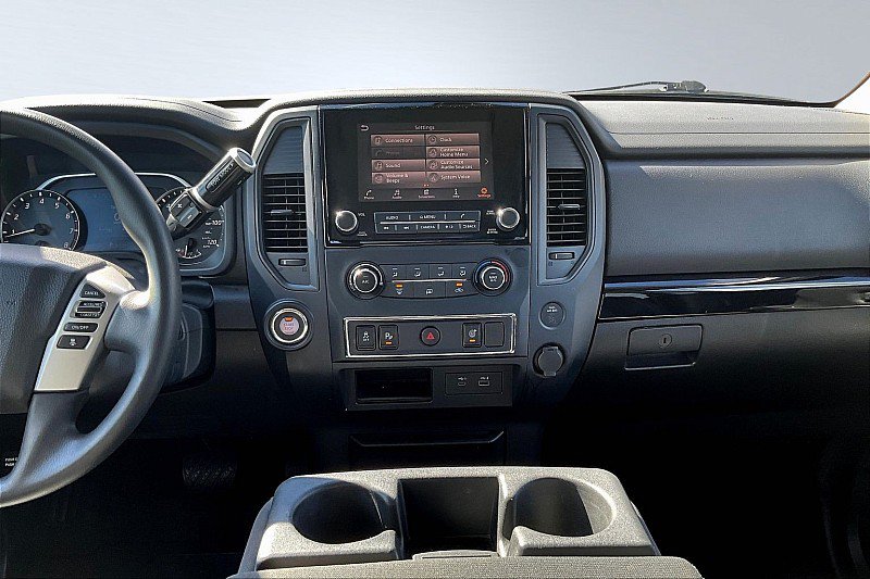 Used 2023 Nissan Titan SV RWD image 7