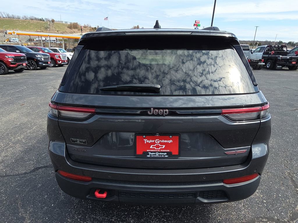 Used 2022 Jeep Grand Cherokee Trailhawk image 7