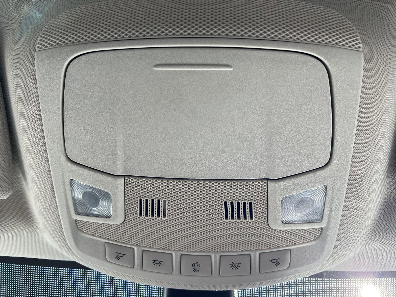 Used 2023 Ford Edge SEL image 34