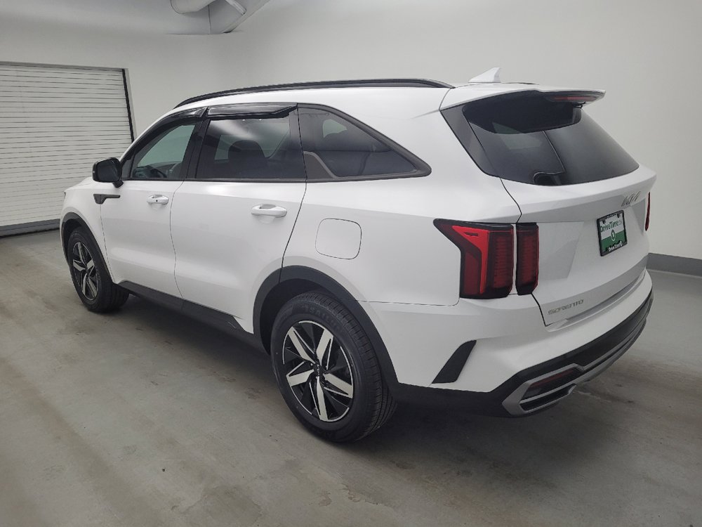 Used 2023 Kia Sorento S w/ Panoramic Sunroof Package FWD image 3