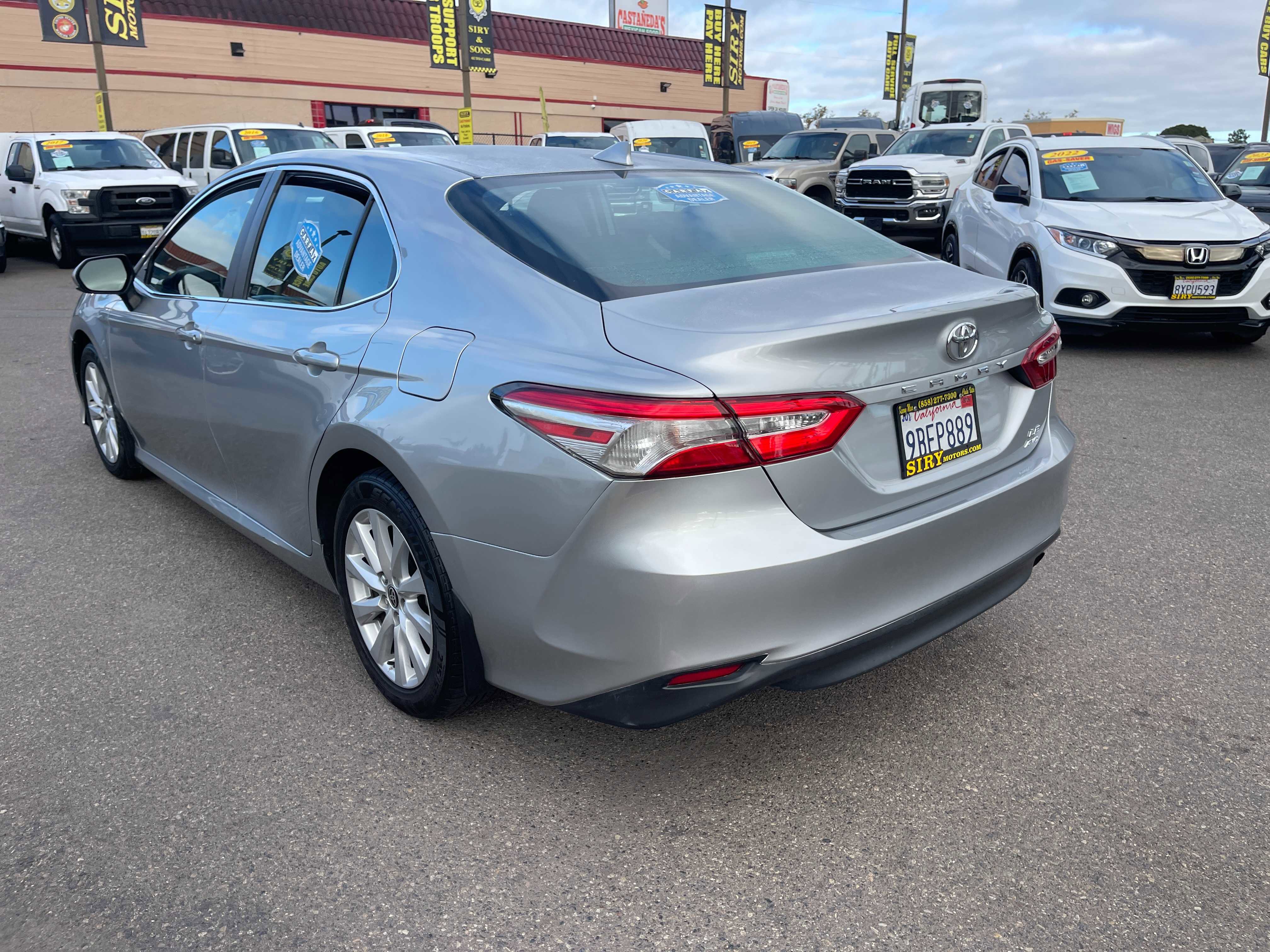 Used 2020 Toyota Camry LE image 5