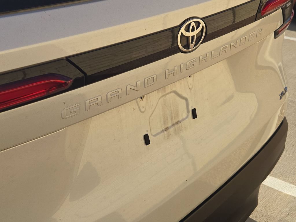 Used 2024 Toyota Grand Highlander FWD image 11