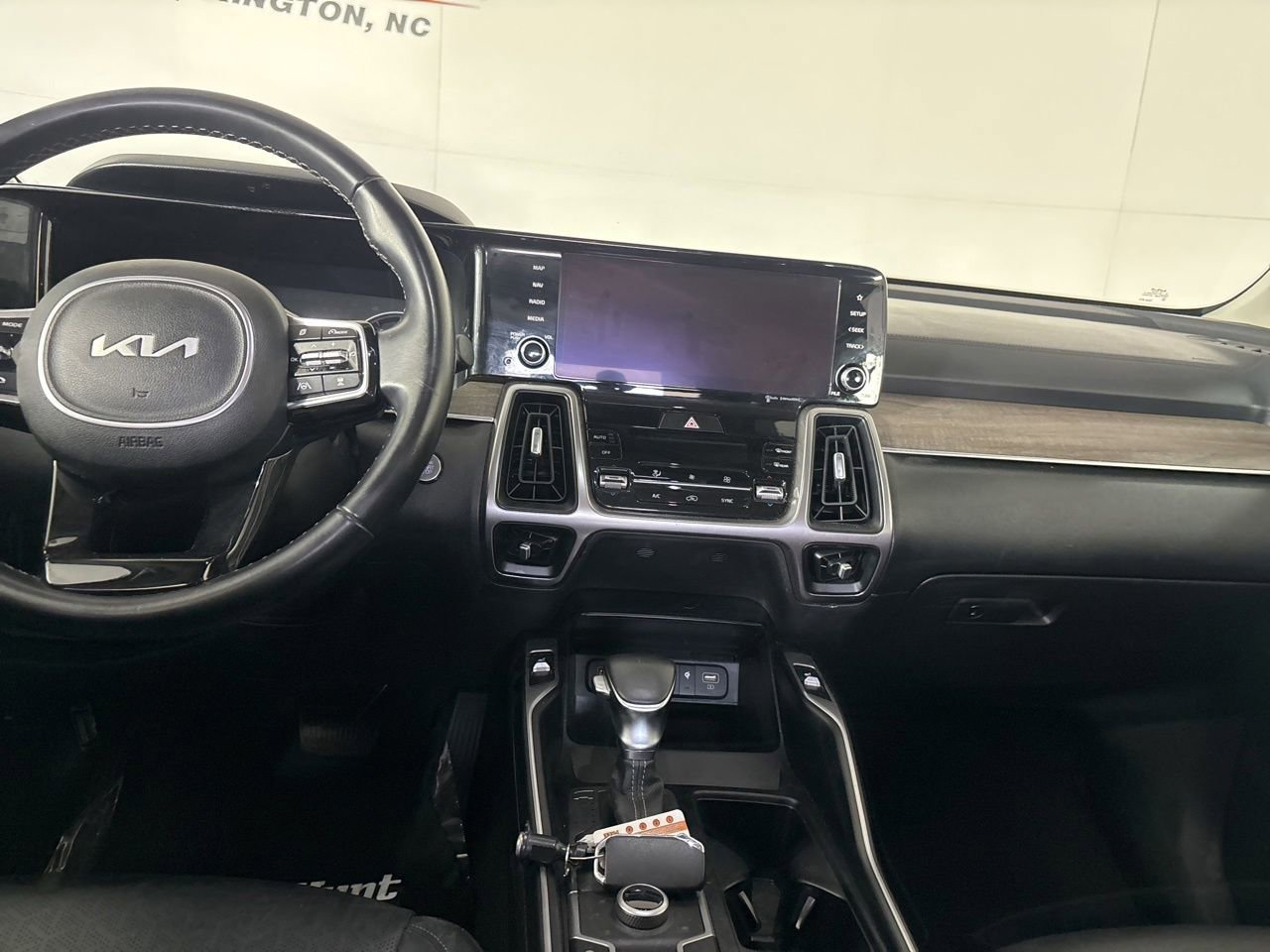 Used 2023 Kia Sorento X-Line EX AWD/4WD image 24