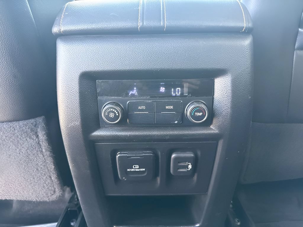 Used 2019 Chevrolet Traverse LT w/ LT Premium Package AWD/4WD image 14