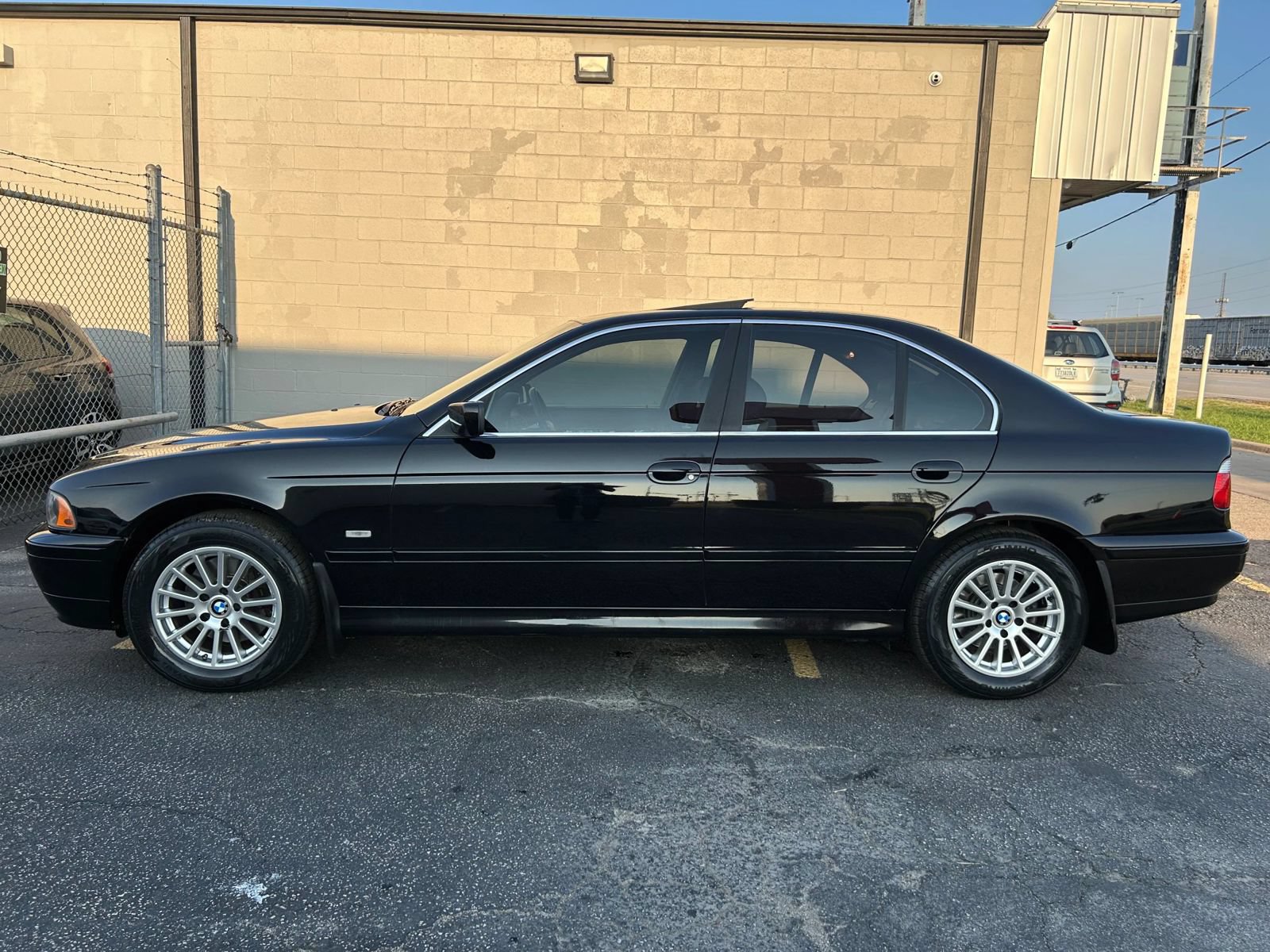 Used 2001 BMW 530i Sedan RWD image 3