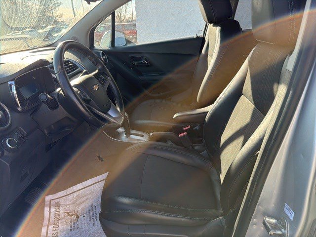 Used 2016 Chevrolet Trax LT w/ LT Convenience Package image 11