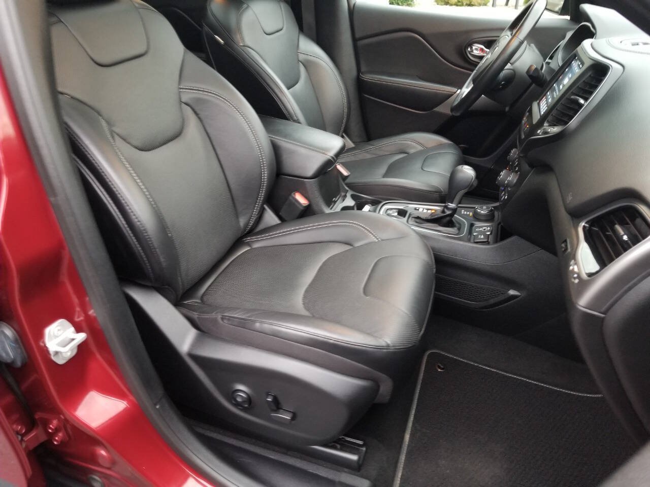 Used 2021 Jeep Cherokee Latitude Lux 80th Anniv w/ Quick Order Package 26U 80TH AWD/4WD image 12