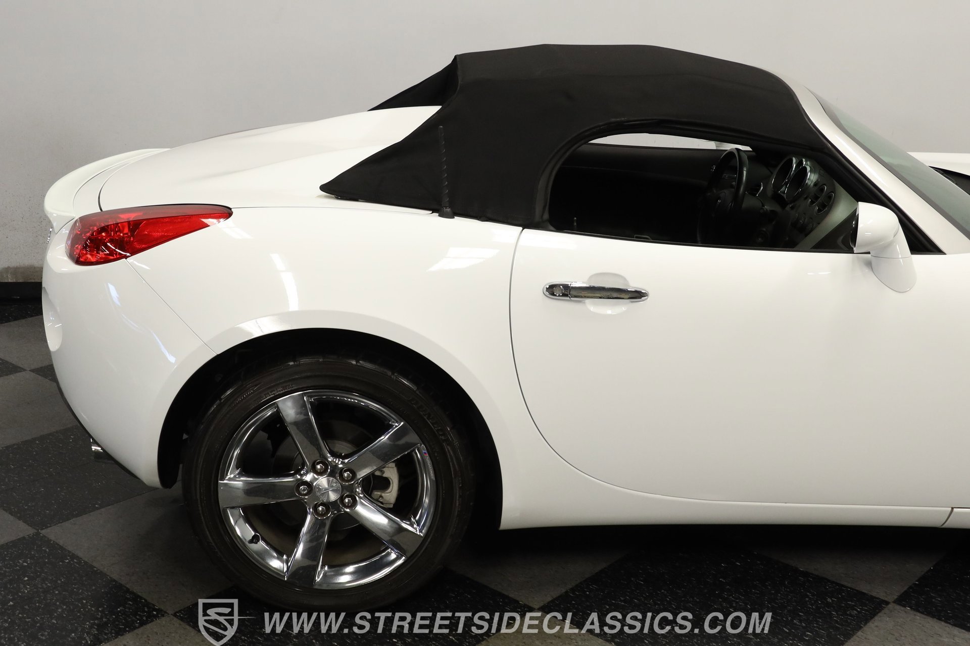 Used 2007 Pontiac Solstice Convertible w/ Premium Package image 27