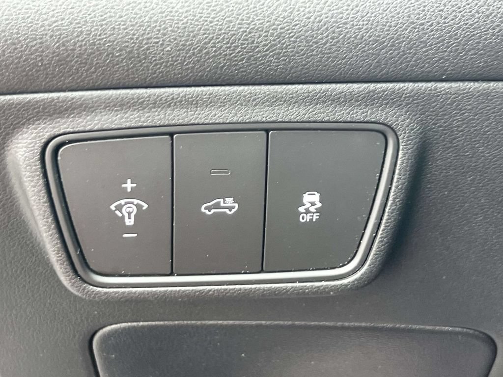Used 2024 Hyundai Santa Cruz SE AWD/4WD image 18