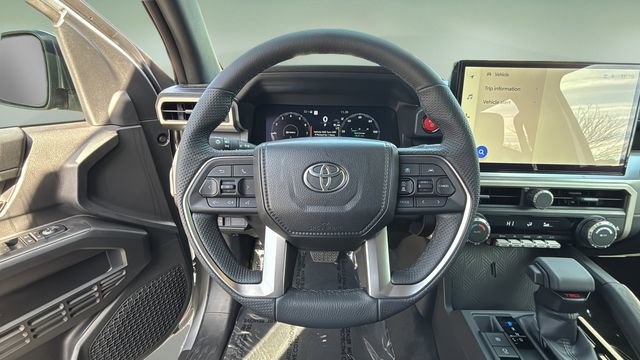 Used 2025 Toyota Tacoma TRD Off-Road image 11