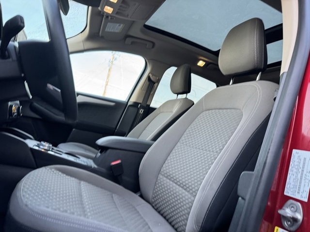 Used 2020 Ford Escape SE image 9