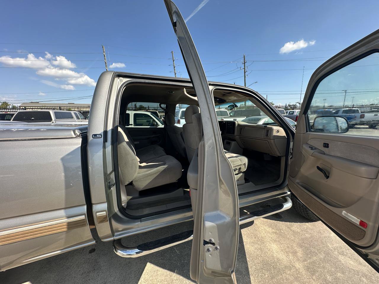 Used 2002 Chevrolet Silverado 2500 LS w/ Electrical Convenience Pkg AWD/4WD image 70