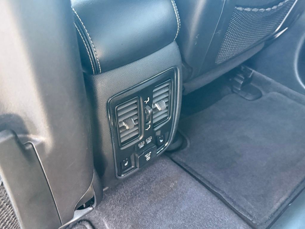 Used 2016 Jeep Grand Cherokee Limited image 28