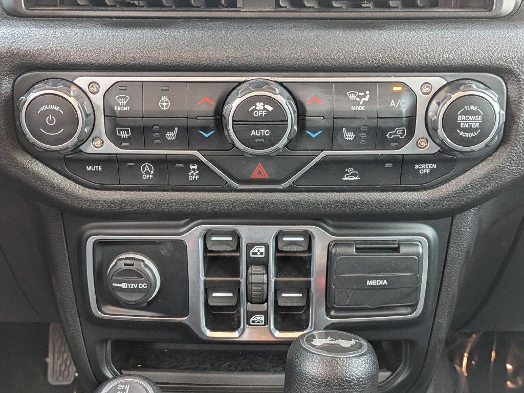 Used 2025 Jeep Wrangler Unlimited Sport AWD/4WD image 26
