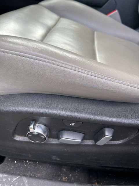 Used 2021 Cadillac XT4 Premium Luxury w/ Enhanced Visibility Package AWD/4WD image 12