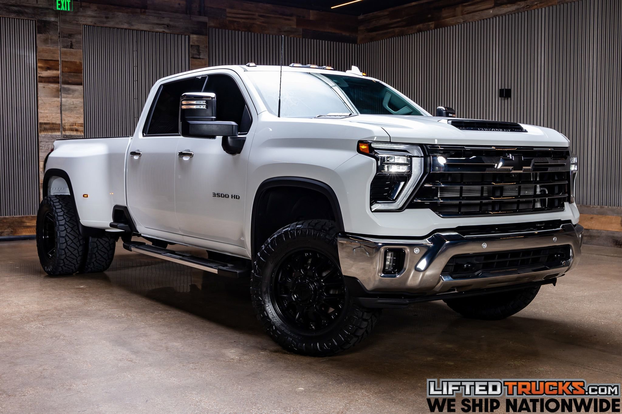 Used 2025 Chevrolet Silverado 3500 LTZ w/ LTZ Plus Package AWD/4WD video 1