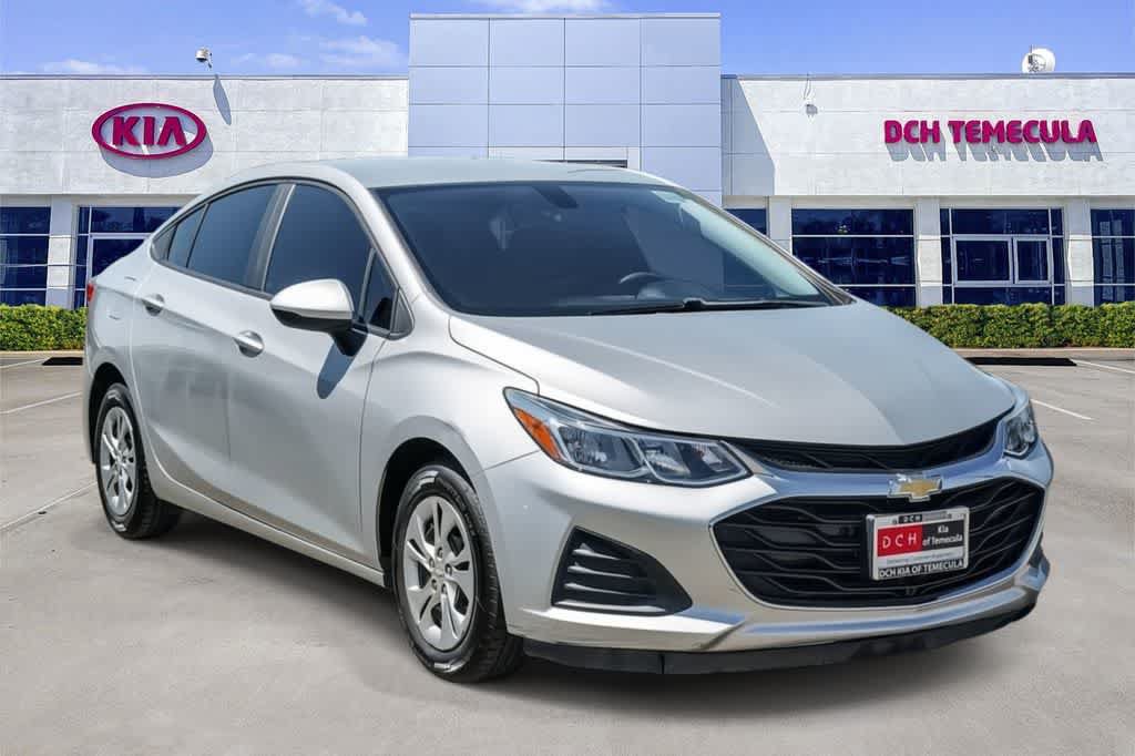 Used 2019 Chevrolet Cruze LS FWD image 3
