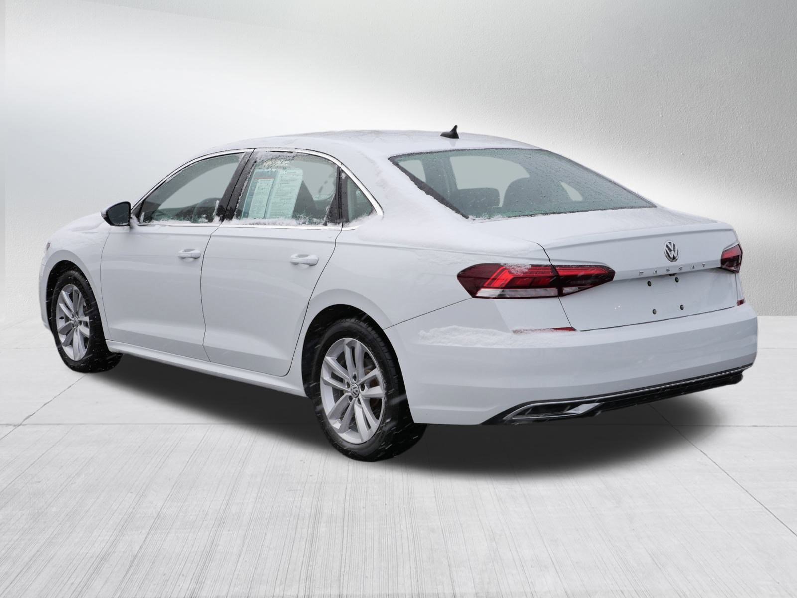 Certified 2020 Volkswagen Passat 2.0T SE image 5