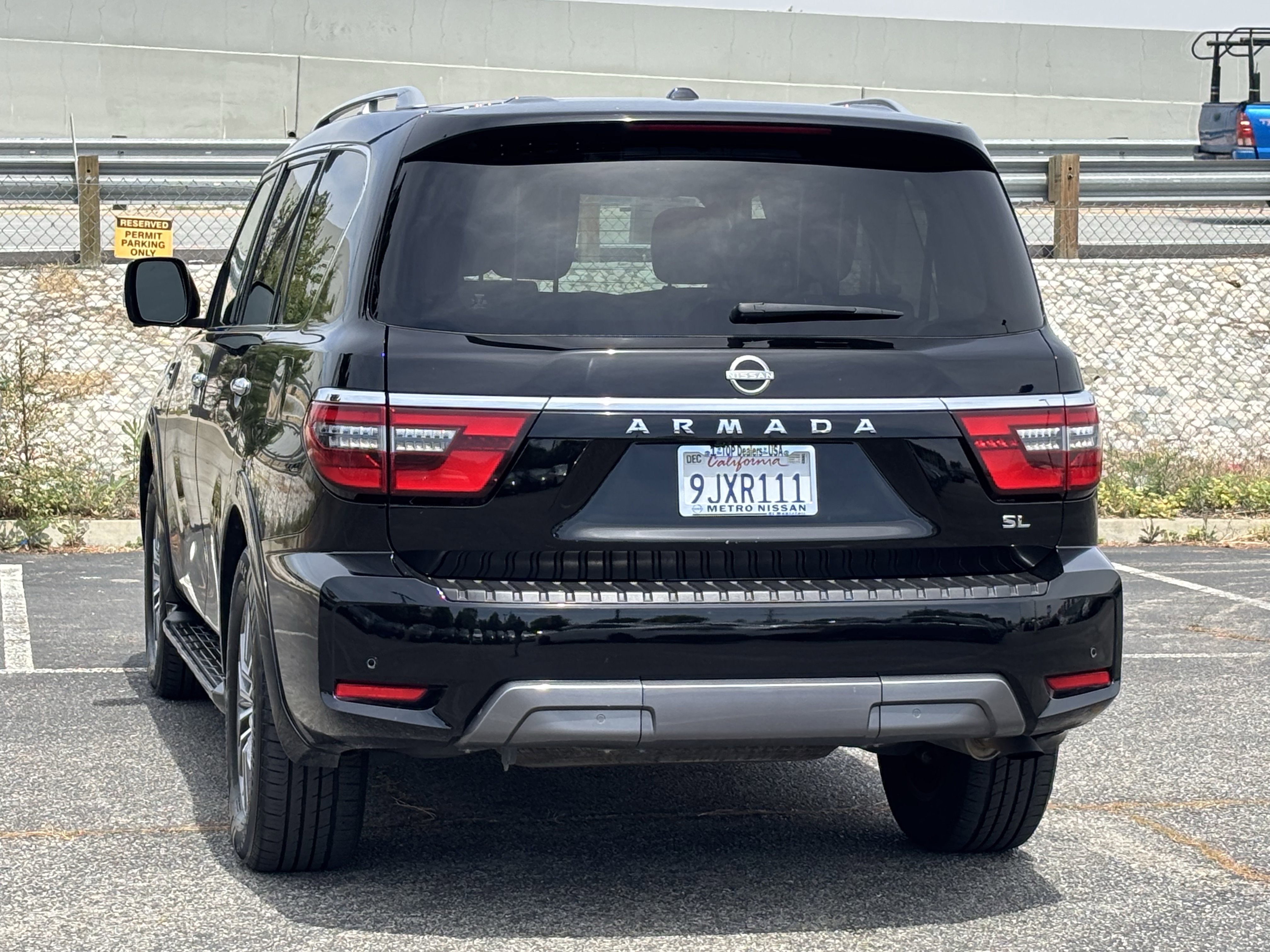 Used 2024 Nissan Armada SL w/ Captain's Chairs Package RWD image 4