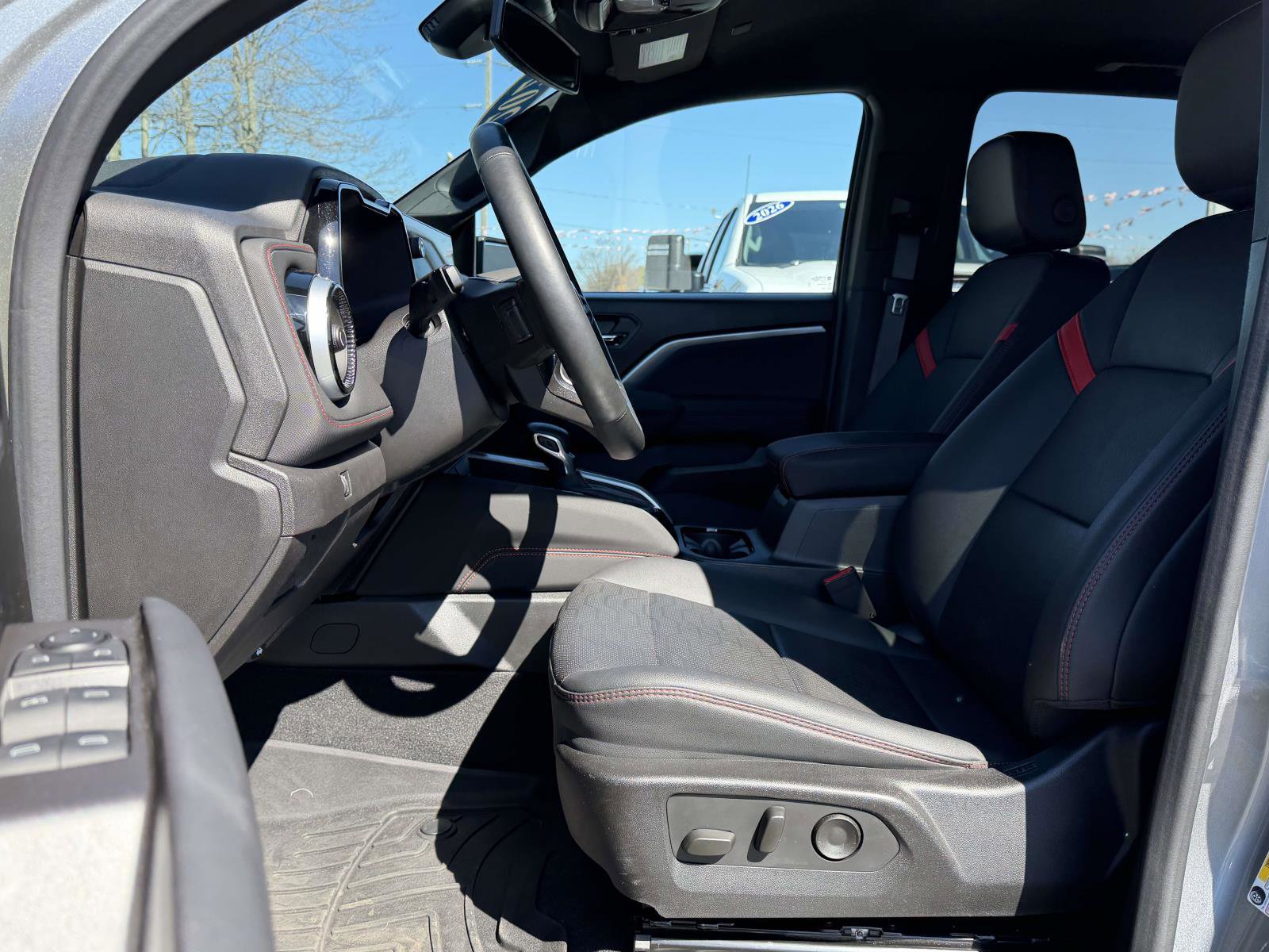 Certified 2024 Chevrolet Colorado Z71 w/ Z71 Convenience Package 2 image 10