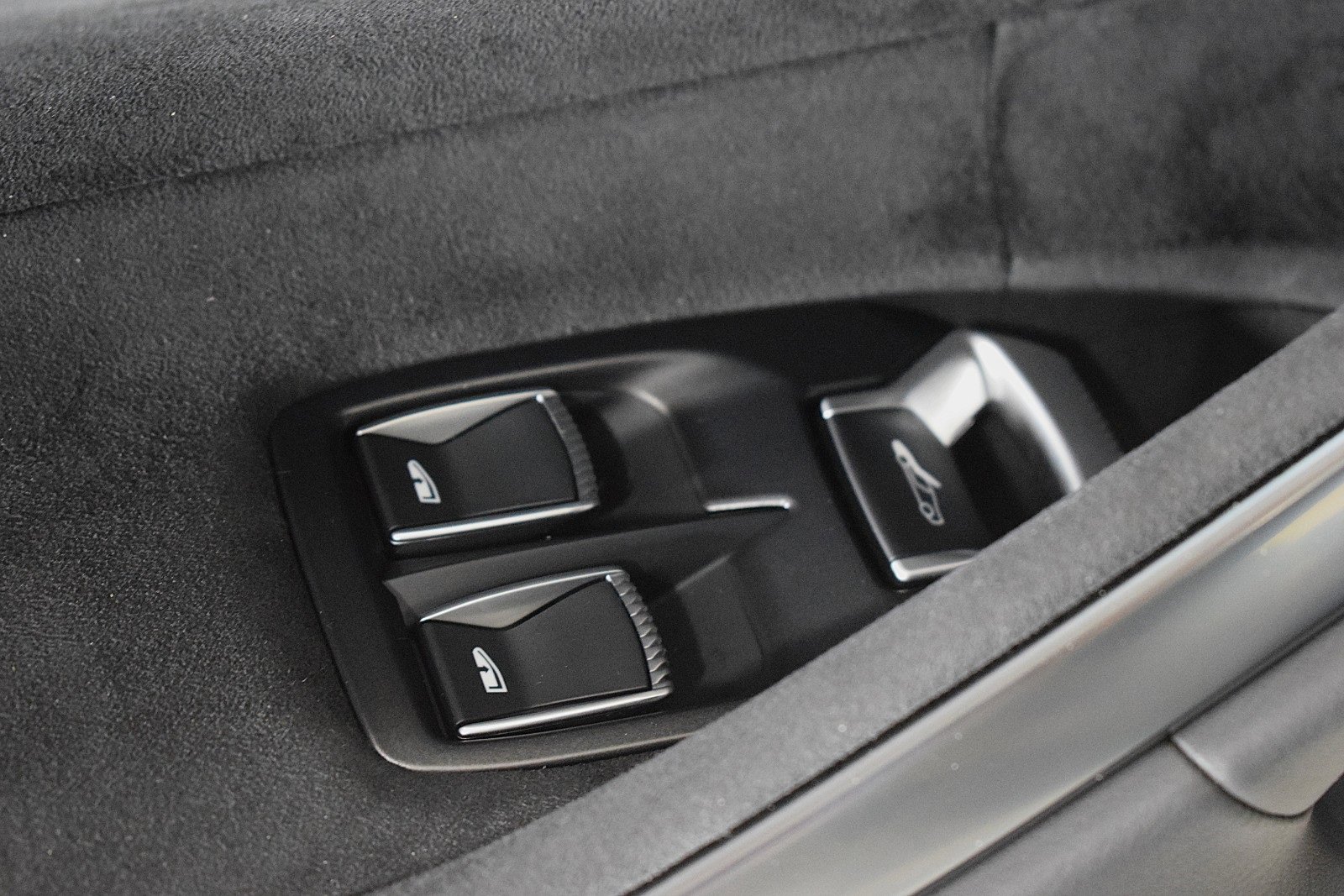 New 2025 McLaren Artura Spider image 31