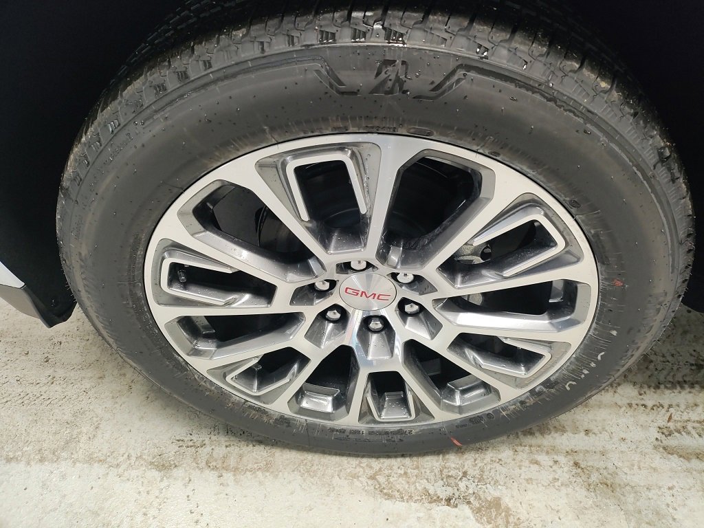 New 2026 GMC Yukon XL Denali w/ Sun & Power Step Package image 21