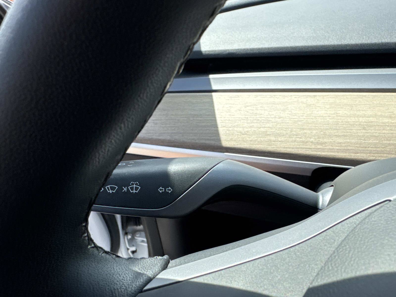 Used 2020 Tesla Model 3 Standard Range Plus RWD image 19