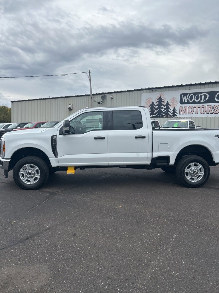 New 2026 Ford F350 XLT image 2