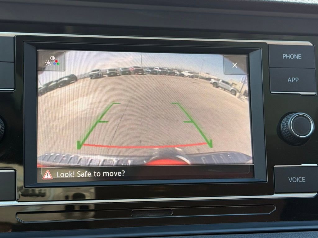 Used 2021 Volkswagen Jetta SE w/ SE Cold Weather Package image 10