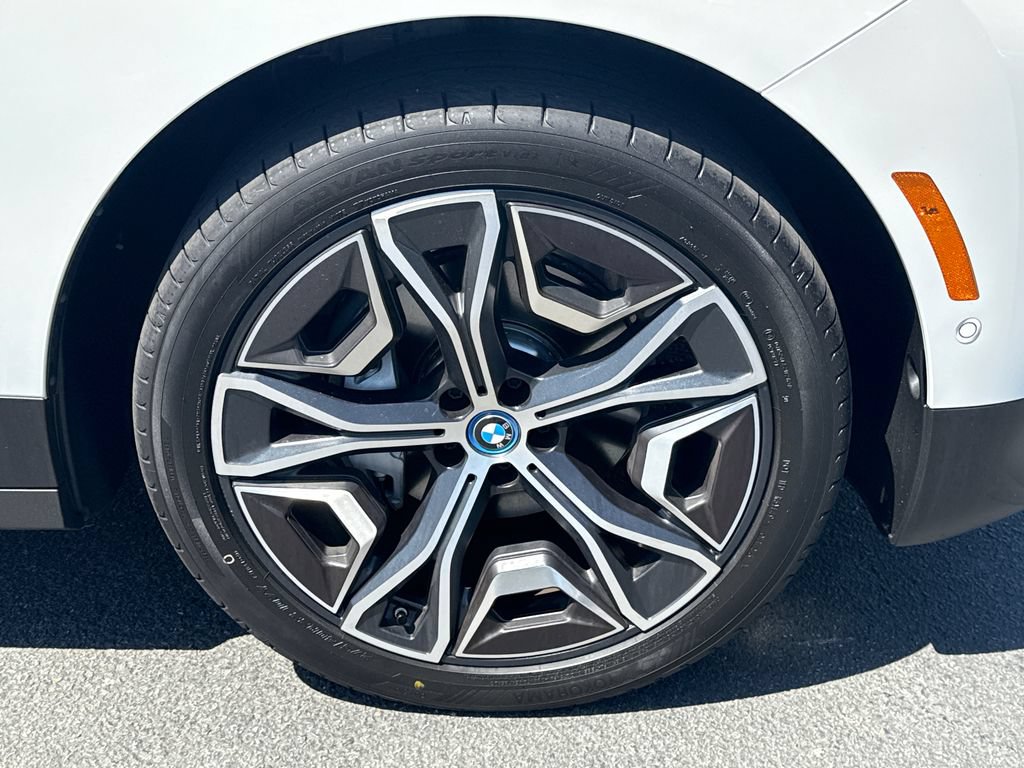 Certified 2025 BMW iX xDrive50 w/ Convenience Package AWD/4WD image 7