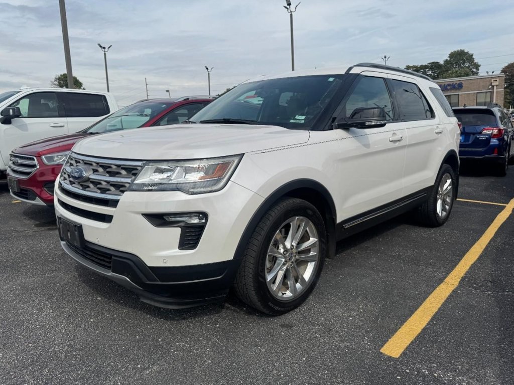 Used 2018 Ford Explorer XLT w/ Equipment Group 202A AWD/4WD image 7