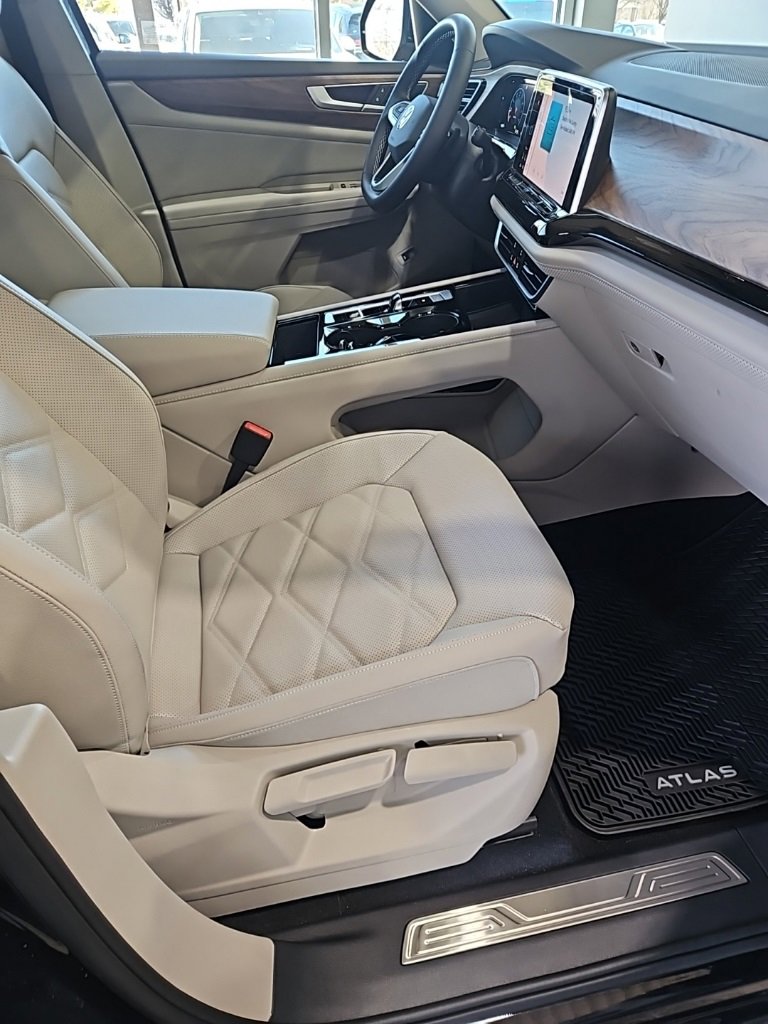 New 2026 Volkswagen Atlas SE image 13