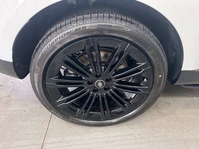 Certified 2025 Land Rover Range Rover SE AWD/4WD image 22