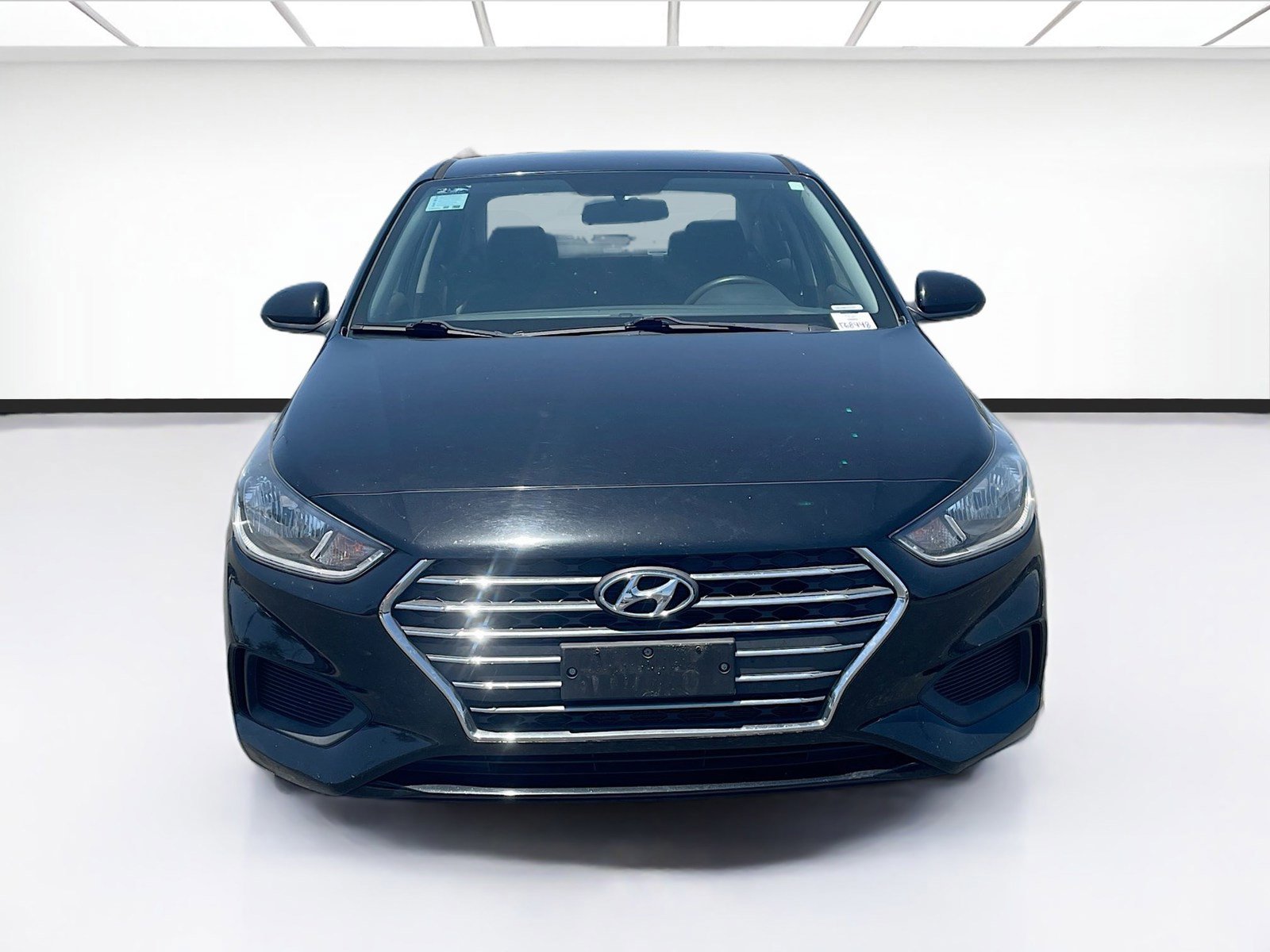 Used 2020 Hyundai Accent SE FWD image 2