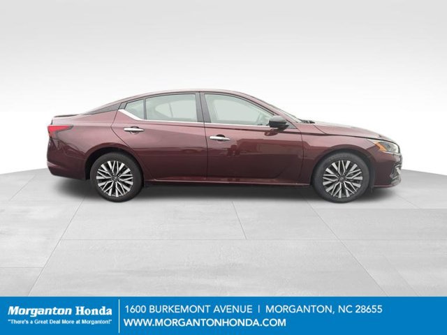 Used 2025 Nissan Altima 2.5 SV FWD image 9