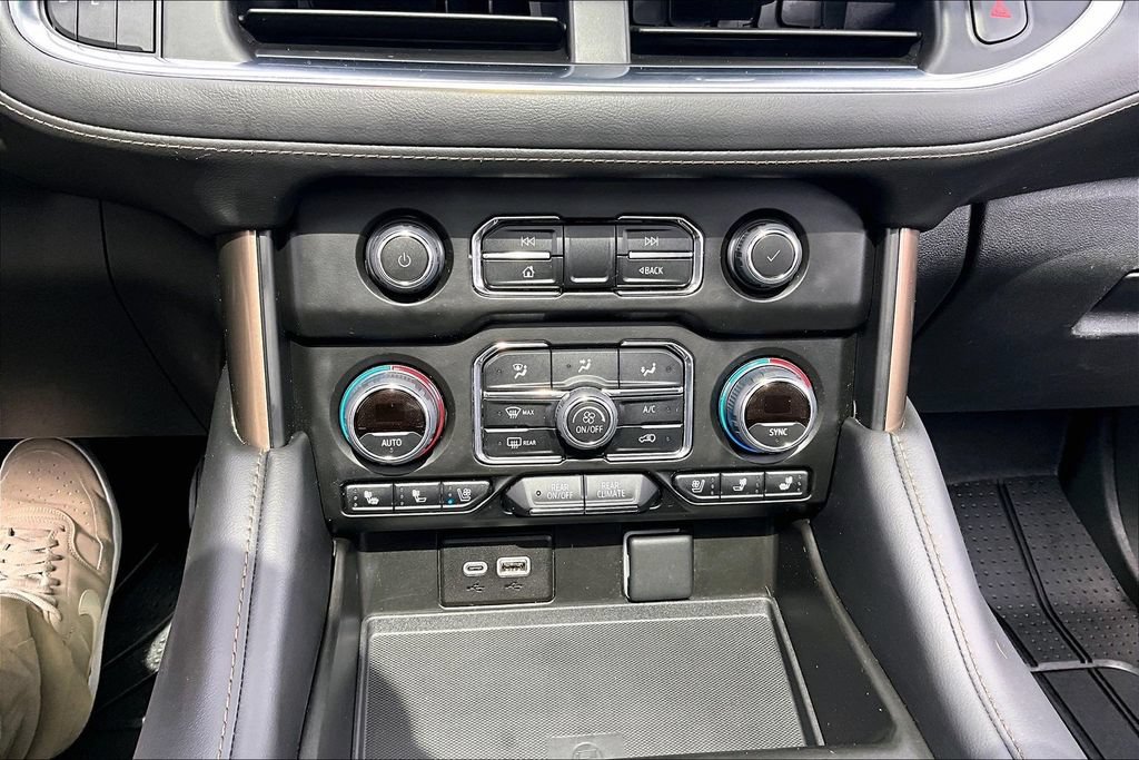 Used 2024 Chevrolet Tahoe High Country AWD/4WD image 32