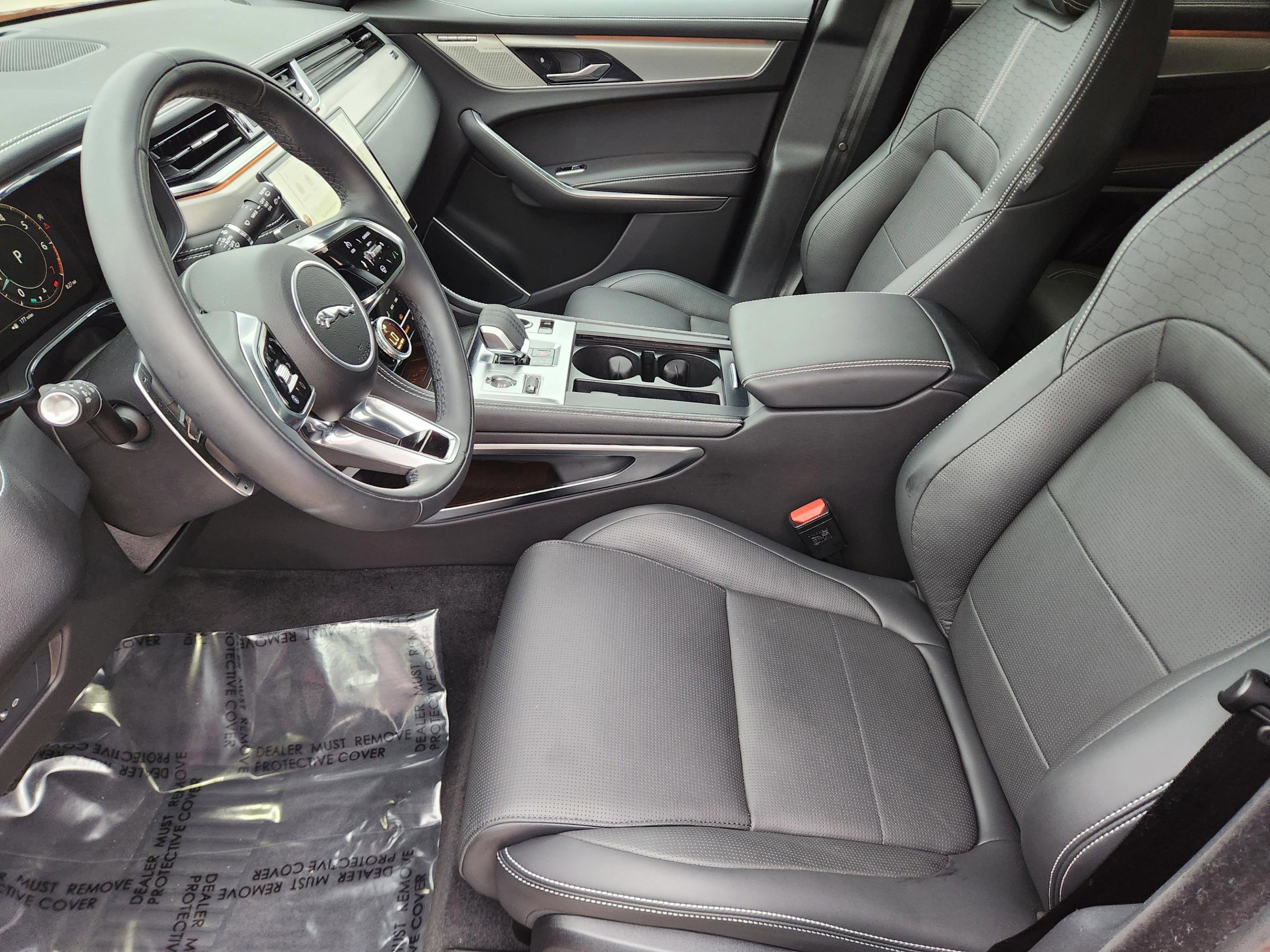 Certified 2026 Jaguar F-PACE R-Dynamic S AWD/4WD image 8