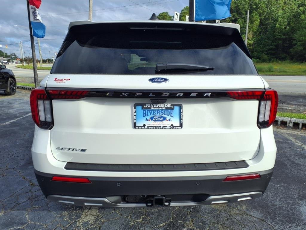 New 2025 Ford Explorer Active image 2