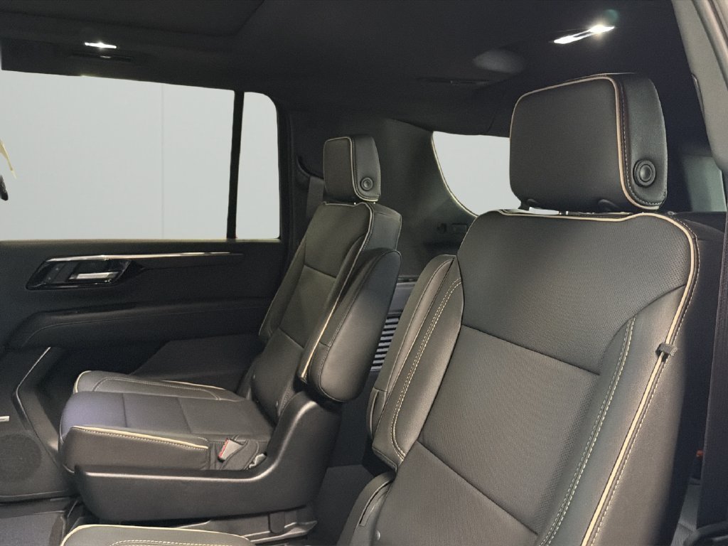 New 2026 Chevrolet Suburban Premier AWD/4WD image 14