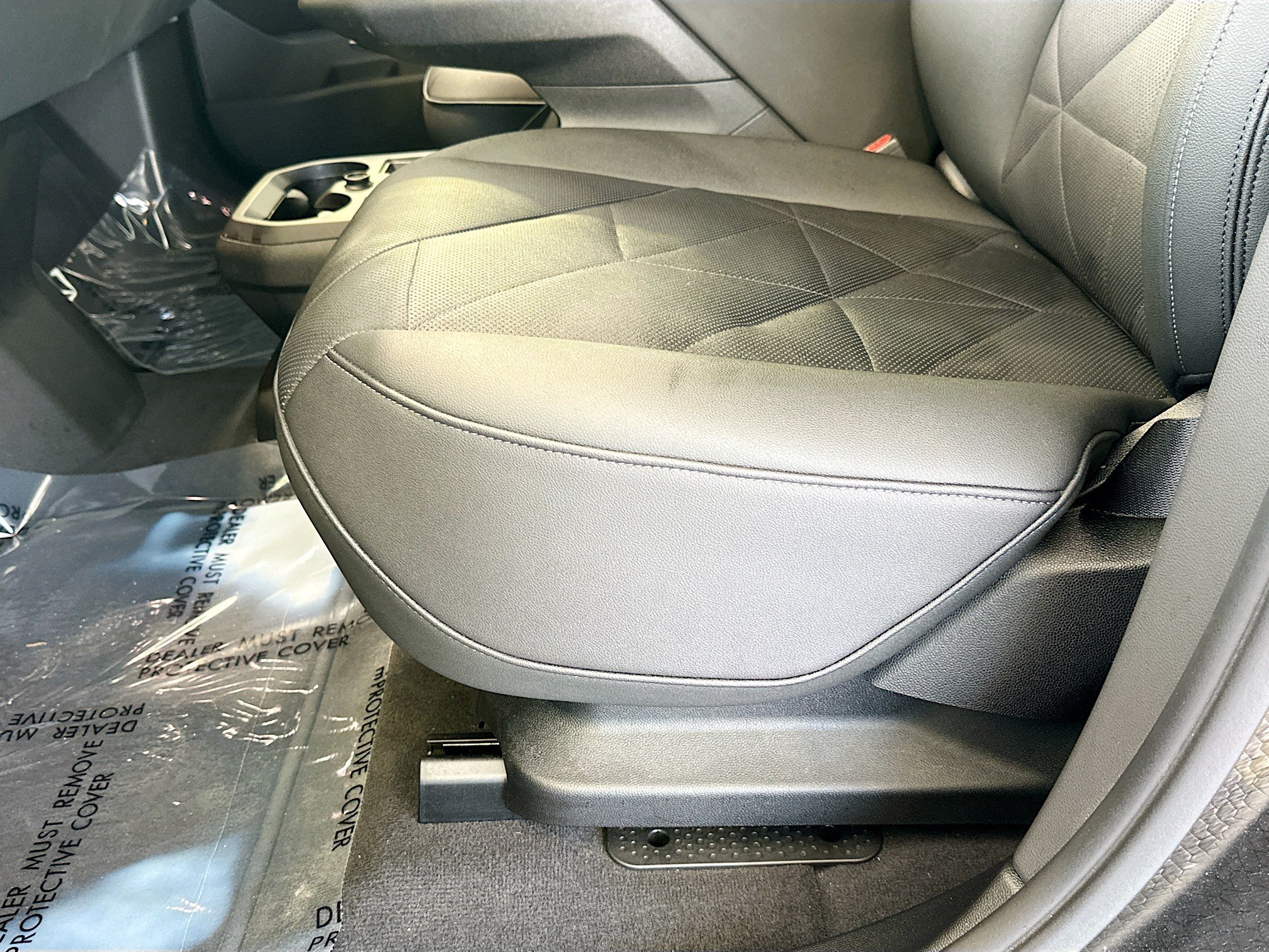 Used 2024 BMW iX xDrive50 w/ Sport Package AWD/4WD image 17