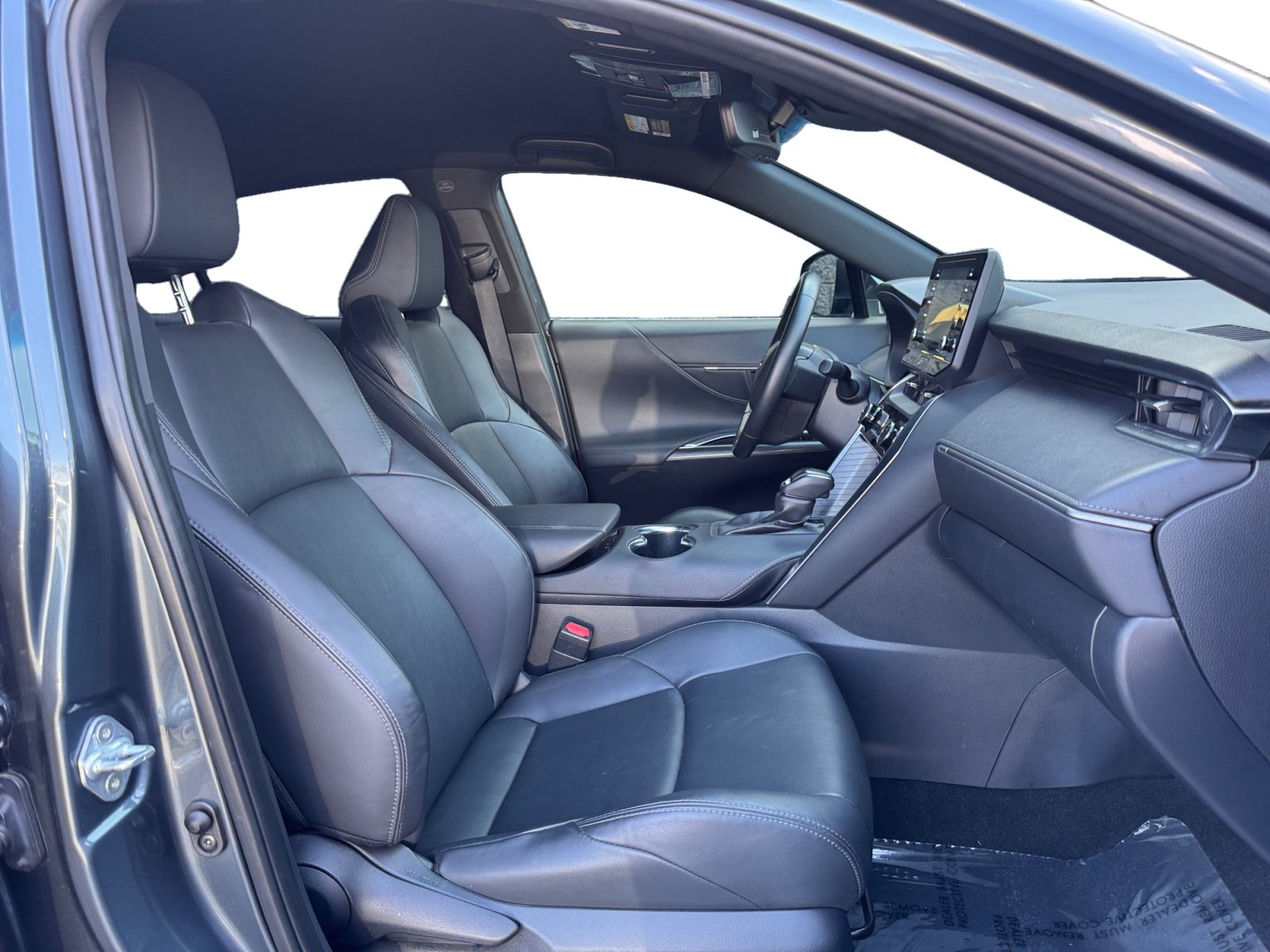 Used 2022 Toyota Venza XLE AWD/4WD image 15