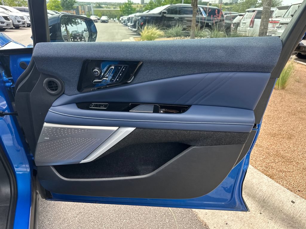 New 2025 Cadillac Optiq Luxury 2 w/ LPO, Floor Liner Package AWD/4WD image 41