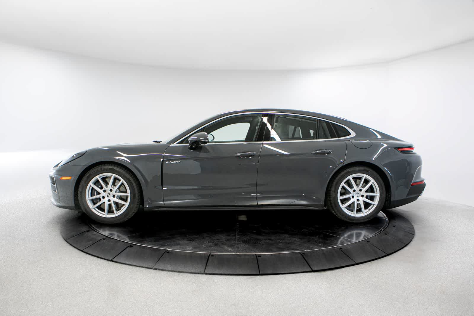 New 2026 Porsche Panamera 4 AWD/4WD image 2