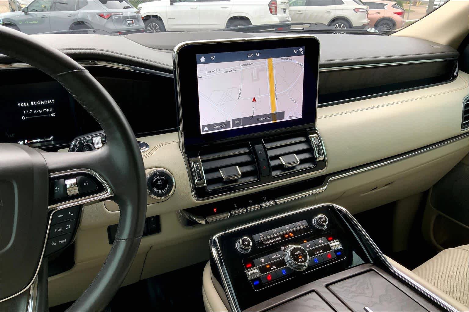 Used 2019 Lincoln Navigator Reserve AWD/4WD image 7