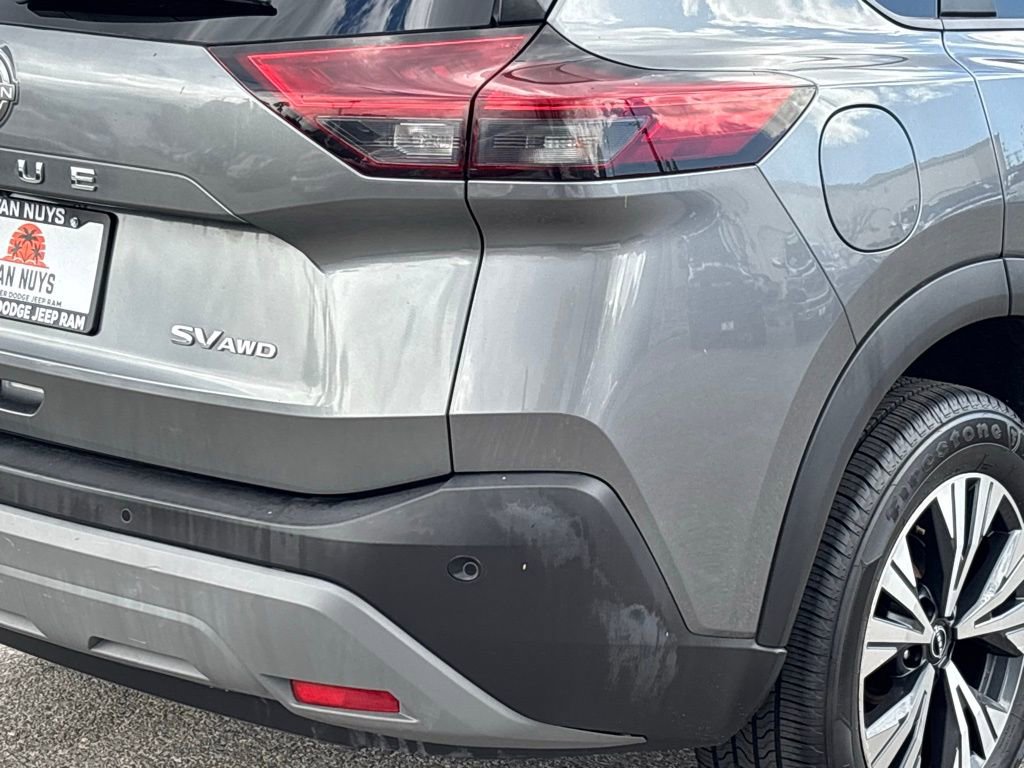 Used 2023 Nissan Rogue SV image 5